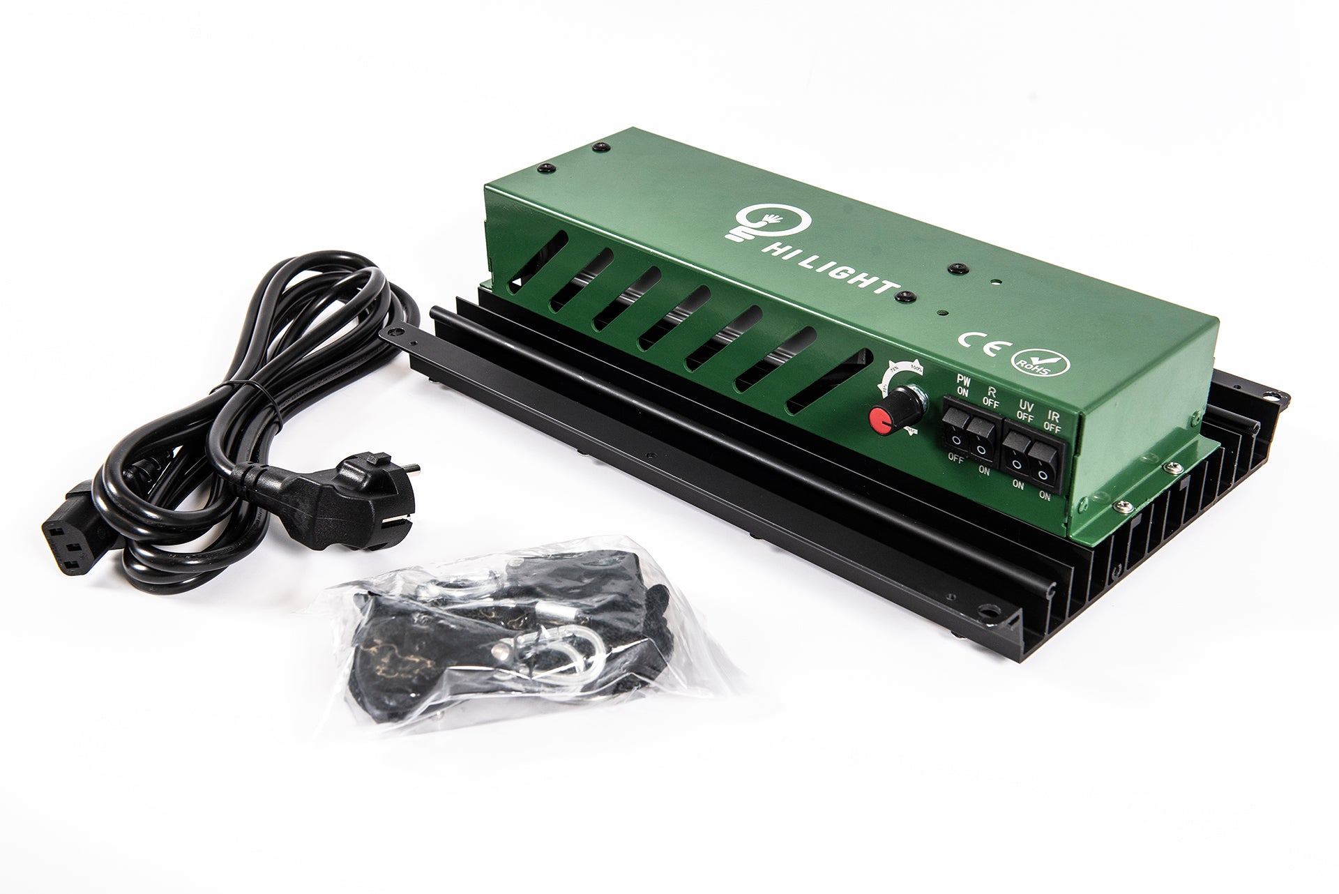 Zestaw lampy HiLight 120W z przewodem zasilającym i linkami montażowymi.