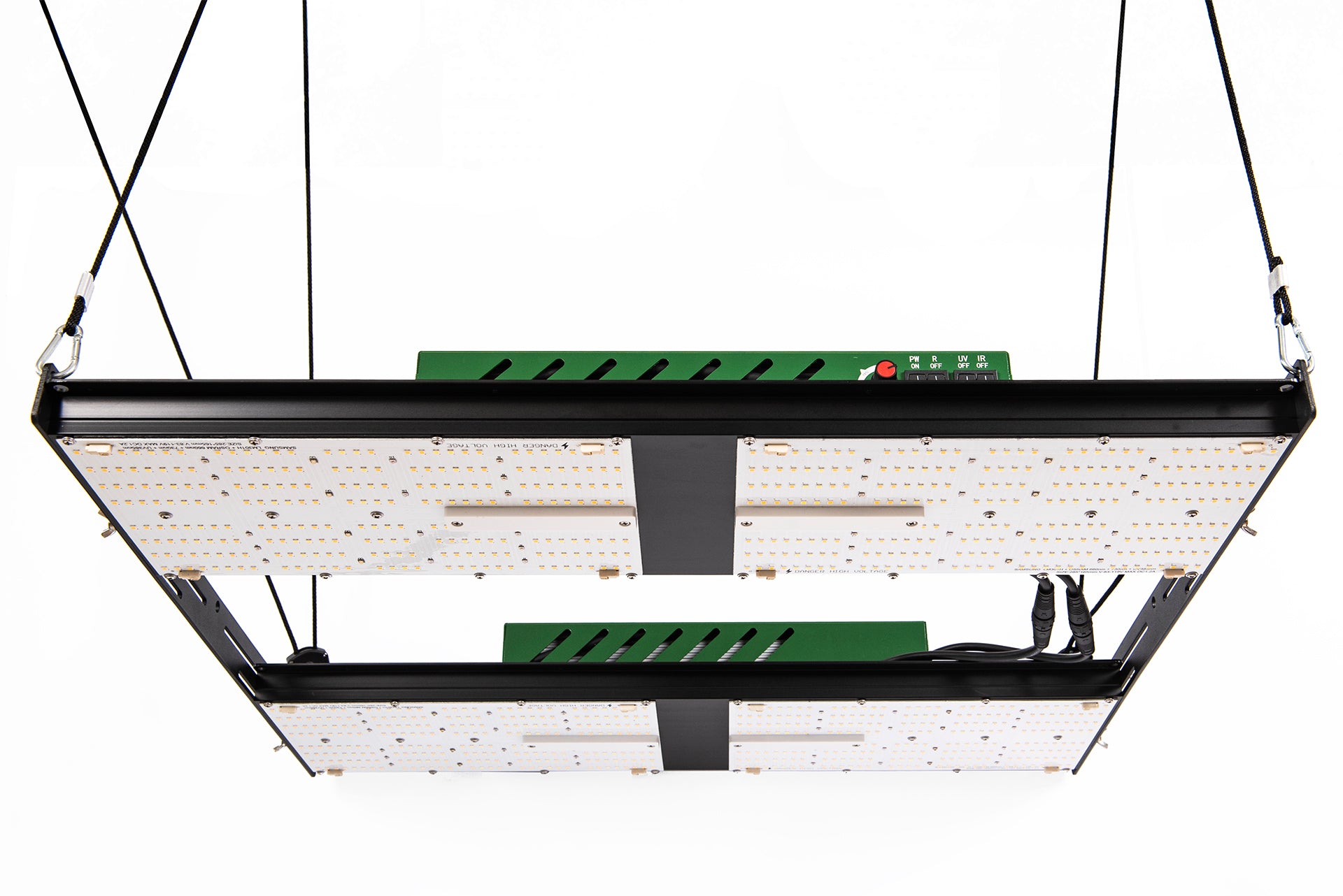 Lampa Hi Light Lite 480W – widok od przodu i lekko z dołu, z widocznymi diodami LED i zawieszeniem na regulowanych linkach