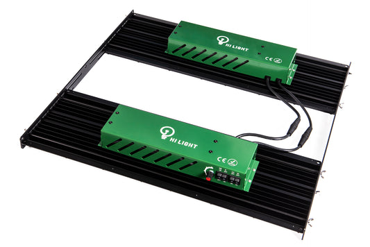 Lampa Hi Light Lite 480W – lekka izometria od góry, pokazująca całość konstrukcji i połączenie między modułami