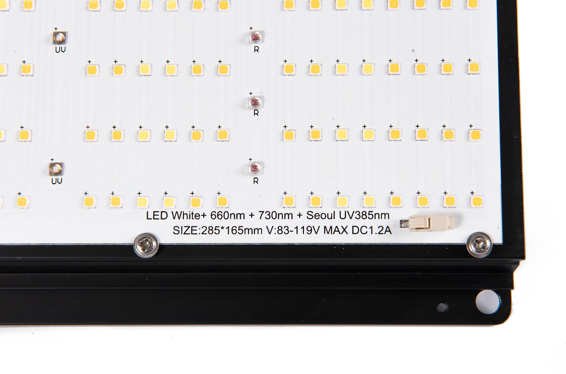 Zbliżenie na panel LED lampy HiLight Lite z opisem rozmieszczenia diod.